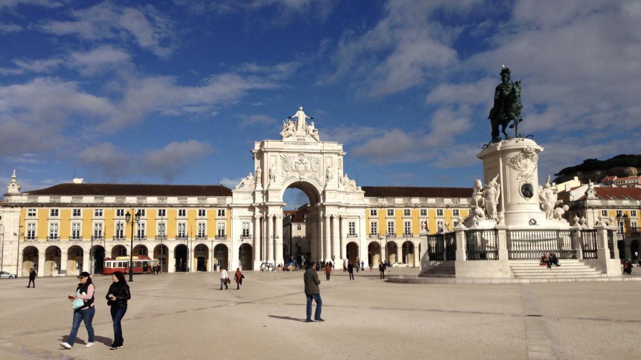 Bairrus Lisbon Apartments - Cathedral Bagian luar foto